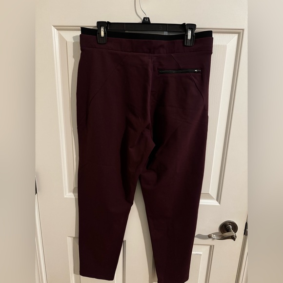 Athleta Venice Pintuck Pants Crop Ankle Pockets Antique Burgundy Wine Medium - Picture 9 of 10